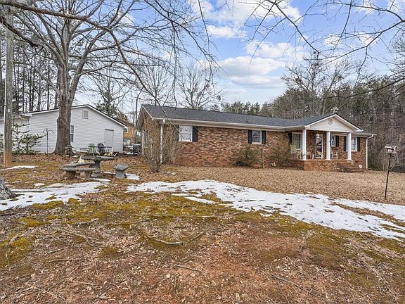 4th image of 500 W Rutherford St