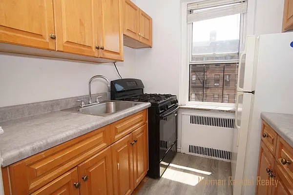 Rented by Norman Raindel, LREB | media 11