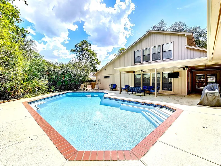 8111 Pine Green Ln — Photo 44