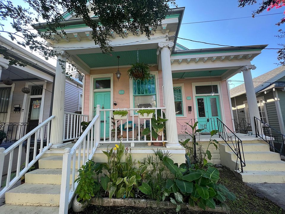 1st image of 812 Roosevelt Pl
