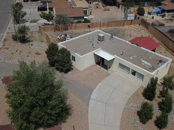 4601 Palmas Altas Dr SE, Rio Rancho, NM 87124