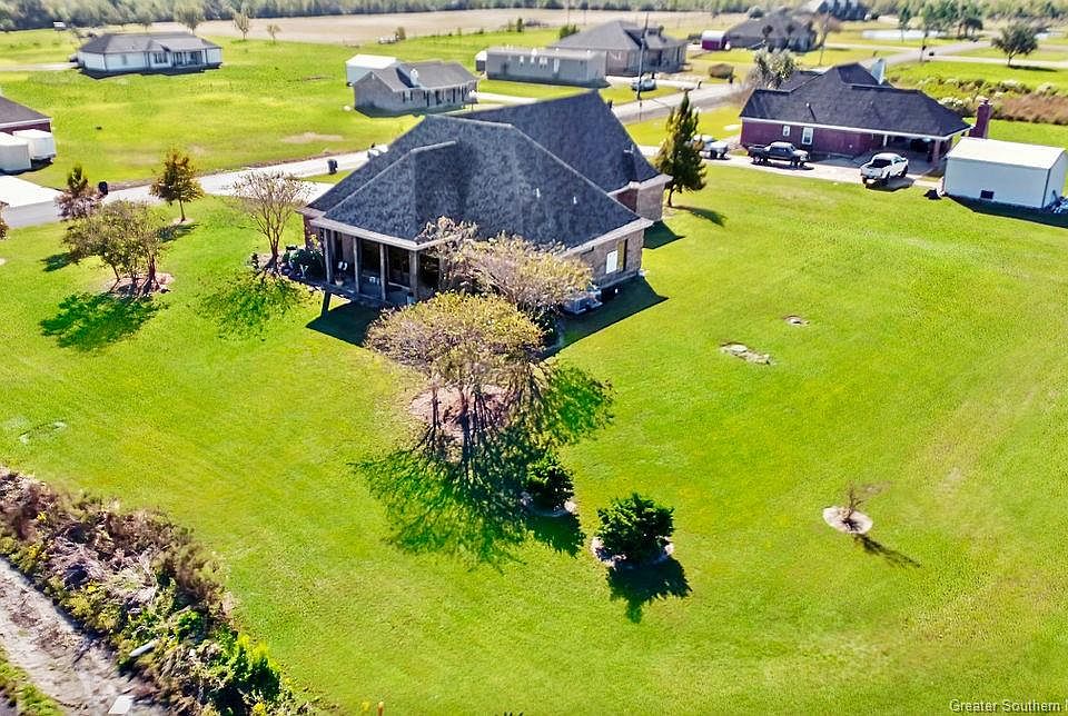 102 Boudreaux Ln, Lake Charles, LA 70607 MLS SWL22008770 Zillow