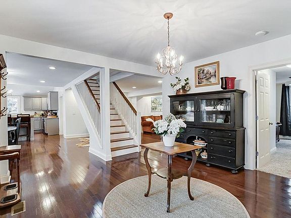 4th image of 331 Spellman St