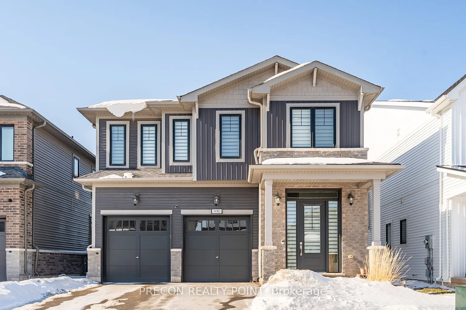 100 Starfire Cres photo 1