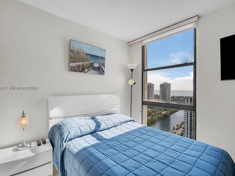 3625 N Country Club Dr #Penthouse 2 — Photo 17