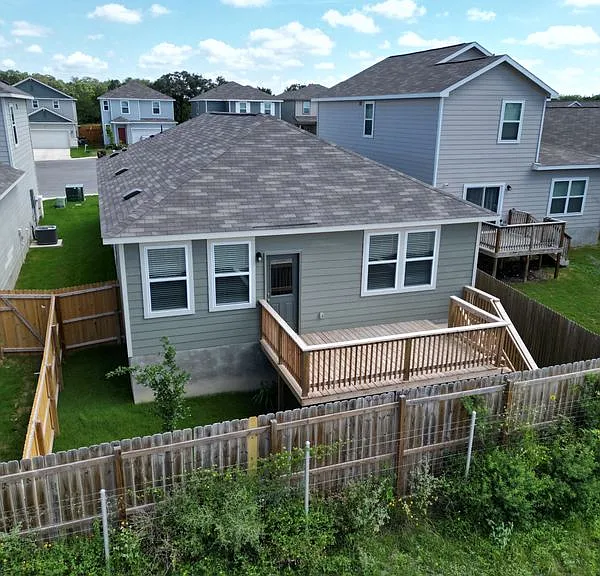 14702 Emerio Dr — Photo 16