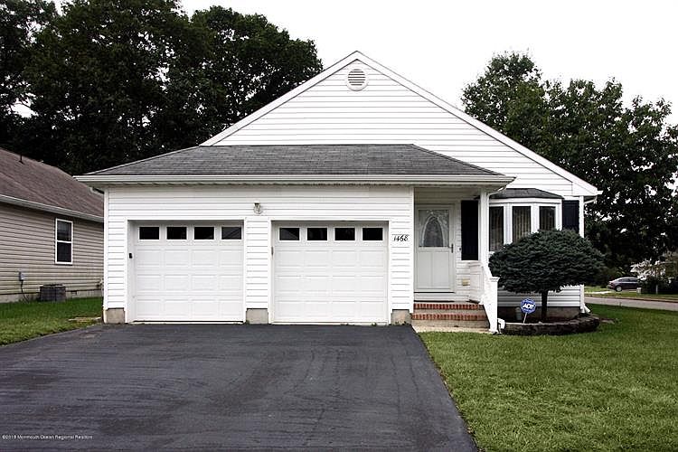 1st image of 1468 Petunia Way S