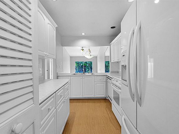 5th image of 2312 N 37th Avenue #2312