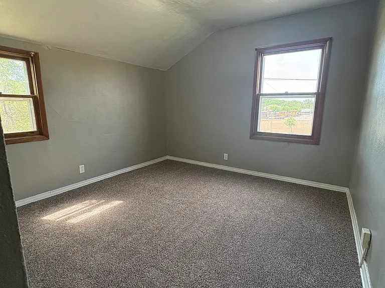 1433 Wilson Ave SW — Photo 4