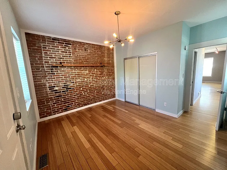 2306 Glenarm Pl #101 — Photo 3