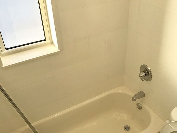 3rd image of 1416 28th Ave APT 6
