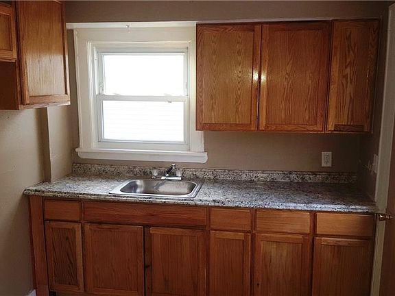 2nd image of 112 E Woodland Ave
