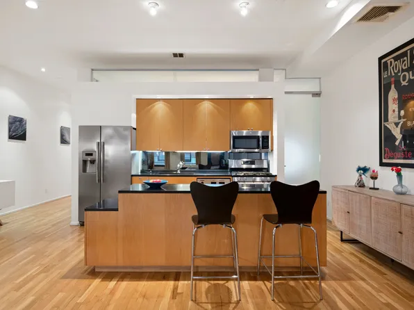 129 Duane Street image 4 of 15