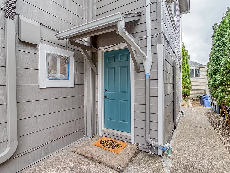 145 NE 1st St — Photo 13