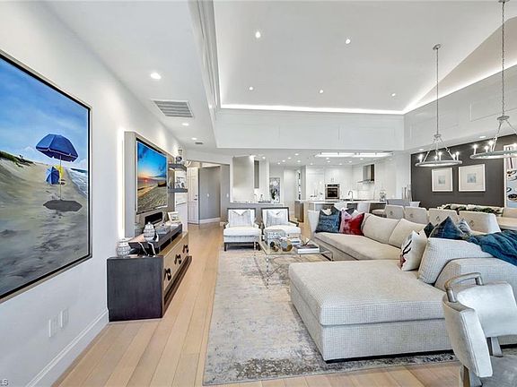 2nd image of 1810 Gulf Shore BLVD N #403