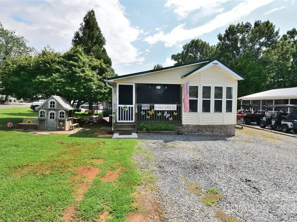 101 Hummingbird Cir, New London, NC 28127