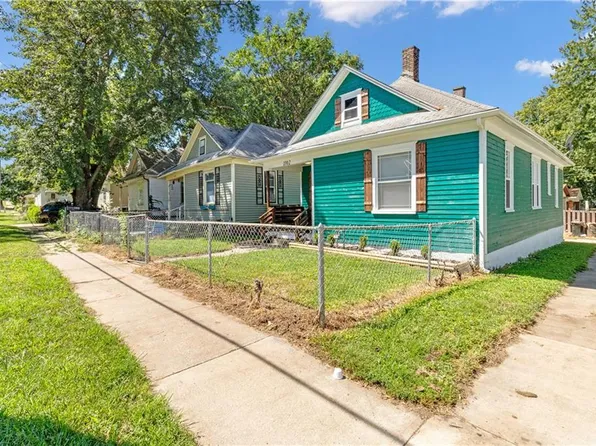 1102 S 22nd St, Saint Joseph, MO 64507