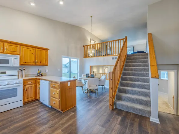 803 1st St NW, New Prague, MN 56071