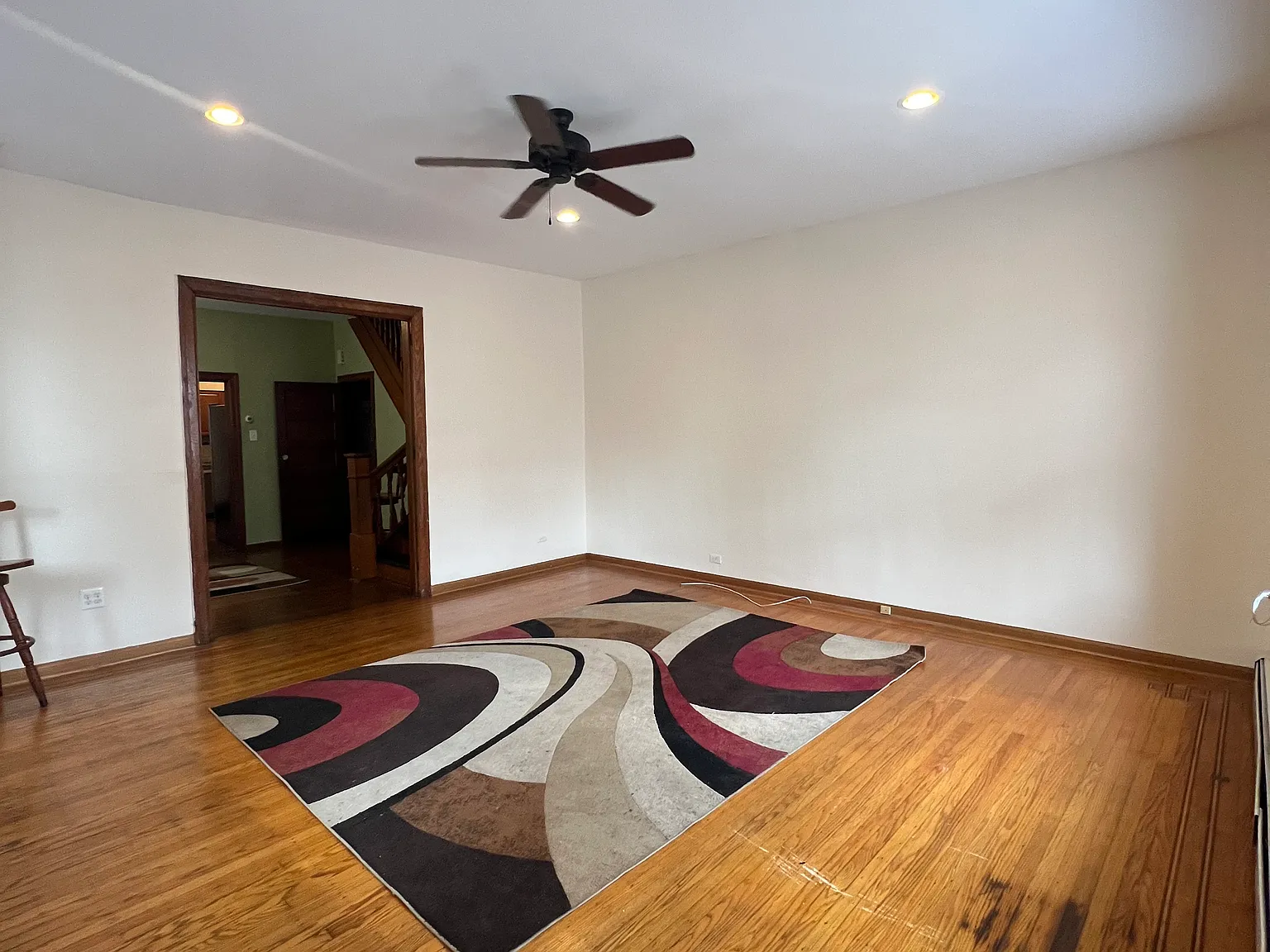 3 bed, 1.5 bath, 1800 sqft, $1,320 — Photo 2