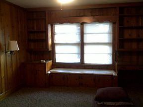 2nd image of 513 E 9th St