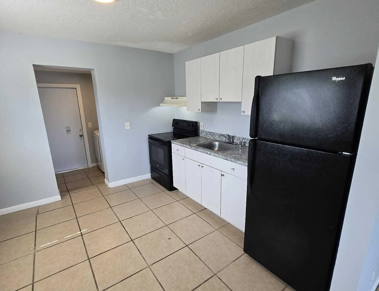 2 bed, 1.0 bath, 1000 sqft, $1,900 — Photo 2