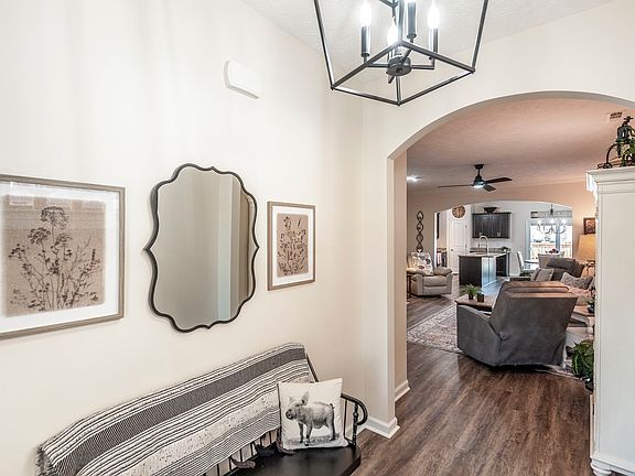 3rd image of 216 Annapolis Bend Cir