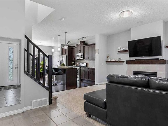 3rd image of 51 N Walgrove Ter SE