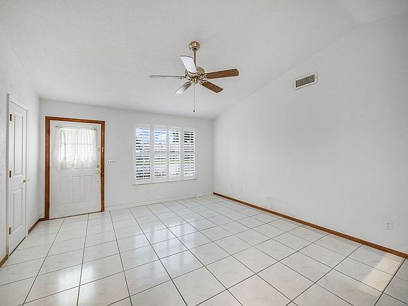 3rd image of 5621 Touro Dr