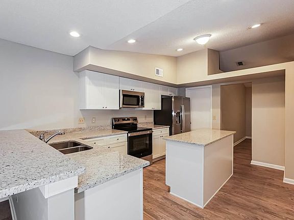 4th image of 10411 Tara Dr