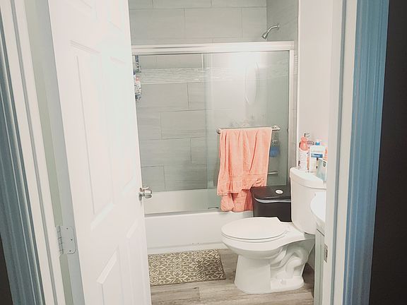 2nd image of 1621 W 204th St #1621