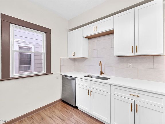 5th image of 3887 W 21st St
