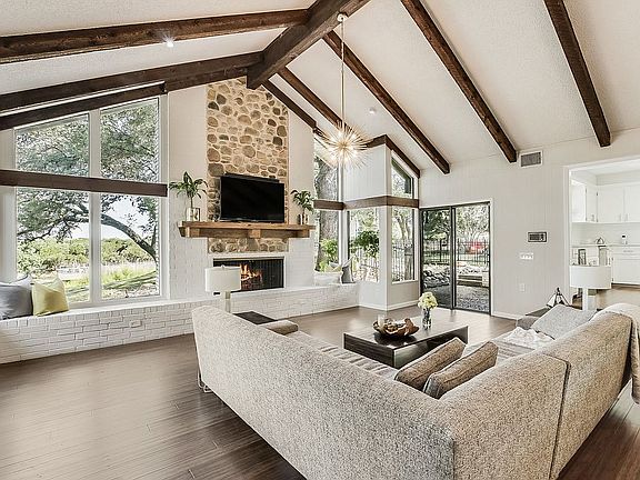 4th image of 5300 Country Club Dr