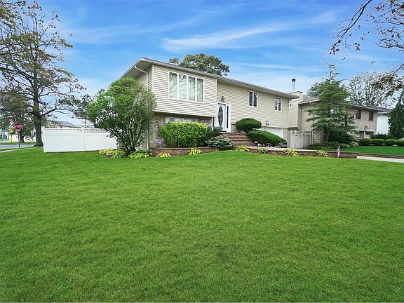 2nd image of 2600 Aron Dr S