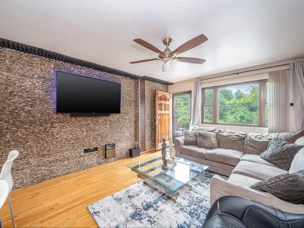 232 Emerson Avenue image 1 of 28