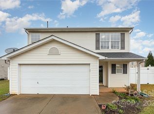 628 Overlook Rd, Lowell, NC 28098