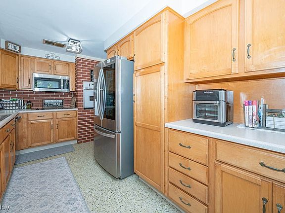 2nd image of 6030 Holderman Ave