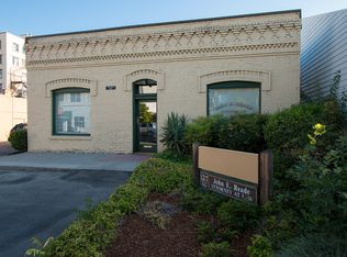 127 NW D St, Grants Pass, OR 97526