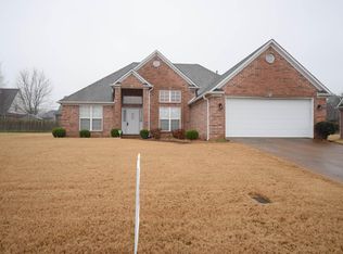 40 Oxford Dr, Jackson, TN 38305