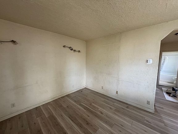 2nd image of 1004-1006 E 8th St