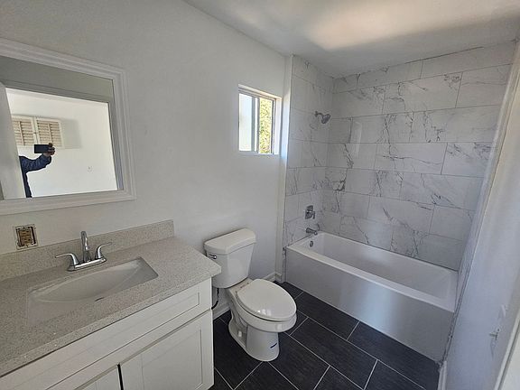 4th image of 320 Idaho Ave #322