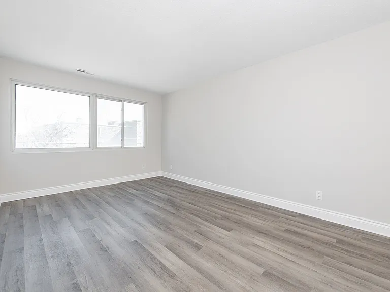 200 Bronson Ave — Photo 18