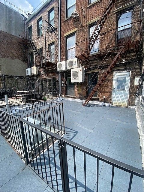 1st image of 946 Fulton St #1A
