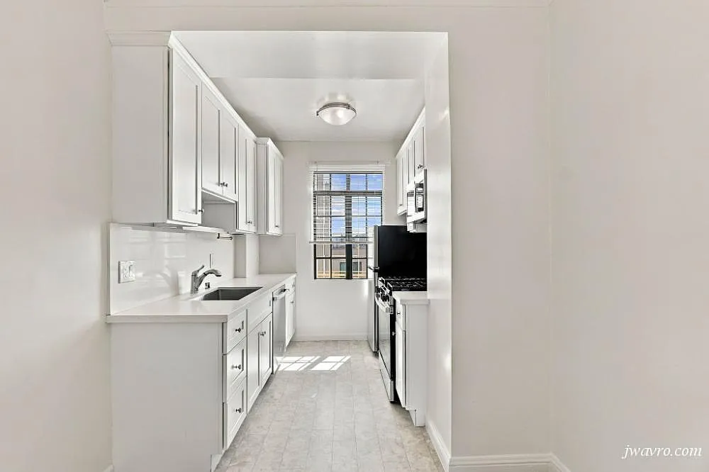 Must See Bright Spacious Top Floor Remodeled View 1bd! — Photo 4
