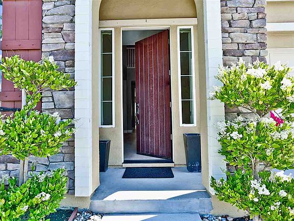 3rd image of 5095 Volterra Ct