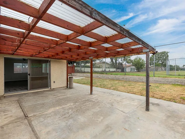 11355 Camarosa Cir — Photo 22
