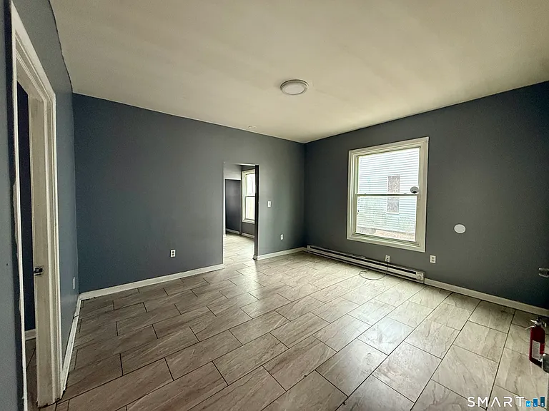 72 Burton St — Photo 1