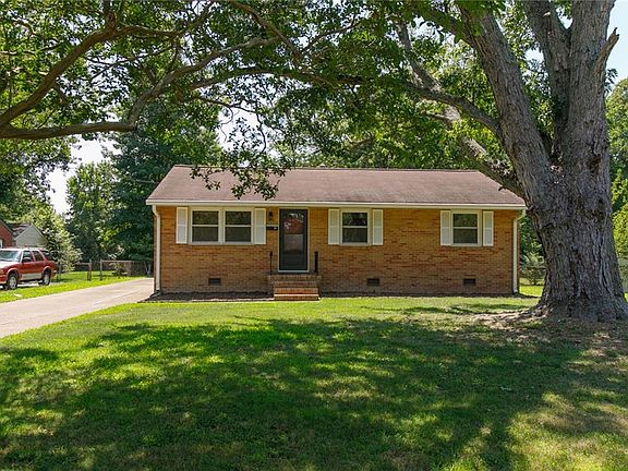 2nd image of 36 Woodbury Forrest Dr