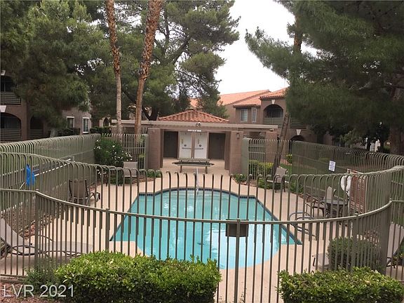 3rd image of 7620 Secret Shore Dr Unit 202