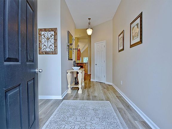 4th image of 146 Saint Albans Way