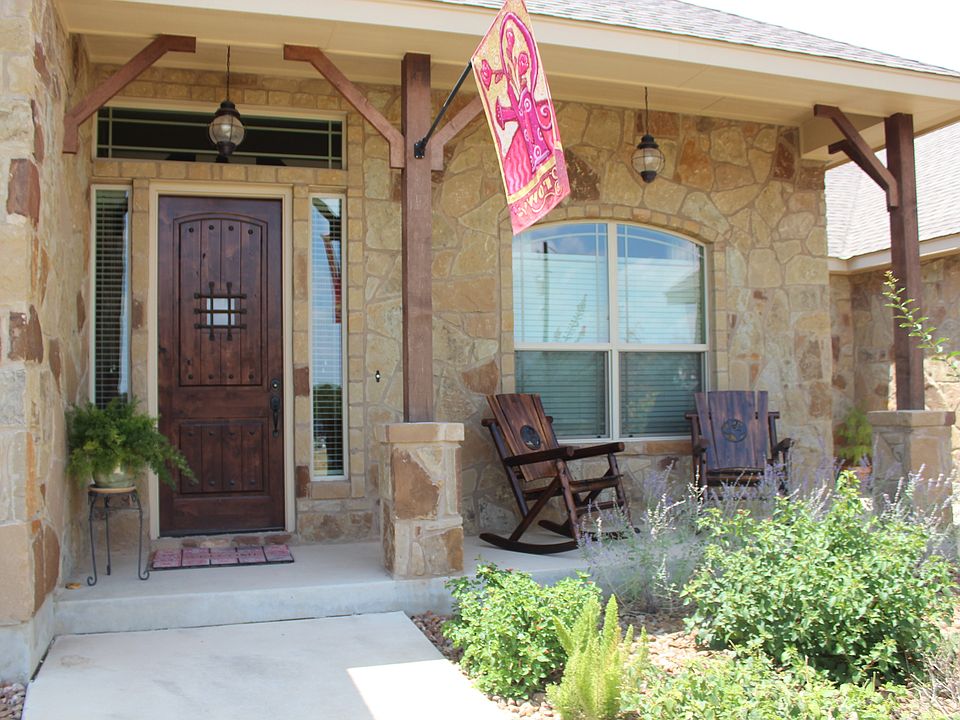 1st image of 201 Rosewood Drive